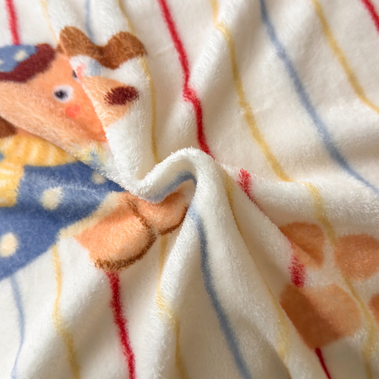 91家纺网 家纺一手货源 找家纺 久云居 2025新款高克重牛奶绒枕加芯牛奶绒长条枕套夹腿抱枕 萌犬派对