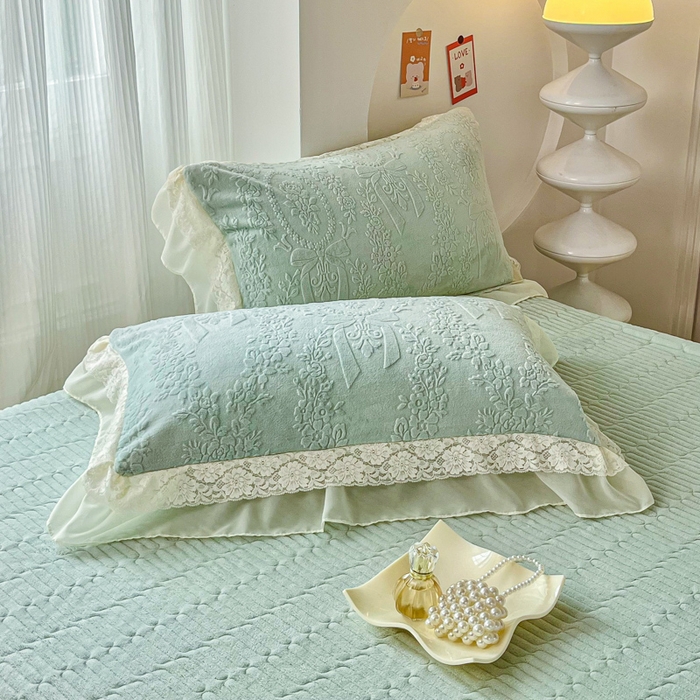 91家纺网 家纺一手货源 找家纺 （总）七七家纺 2025新款雕花牛奶绒夹棉床盖四件套-若梦系列