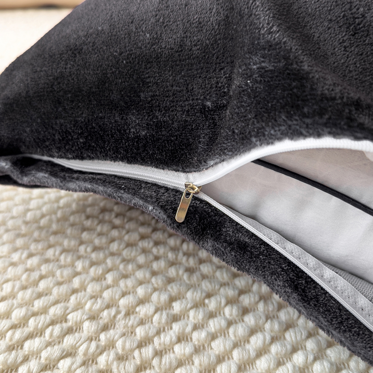 91家纺网 家纺一手货源 找家纺 久云居 2025新款高克重牛奶绒枕加芯牛奶绒长条枕套夹腿抱枕 小熊星梦