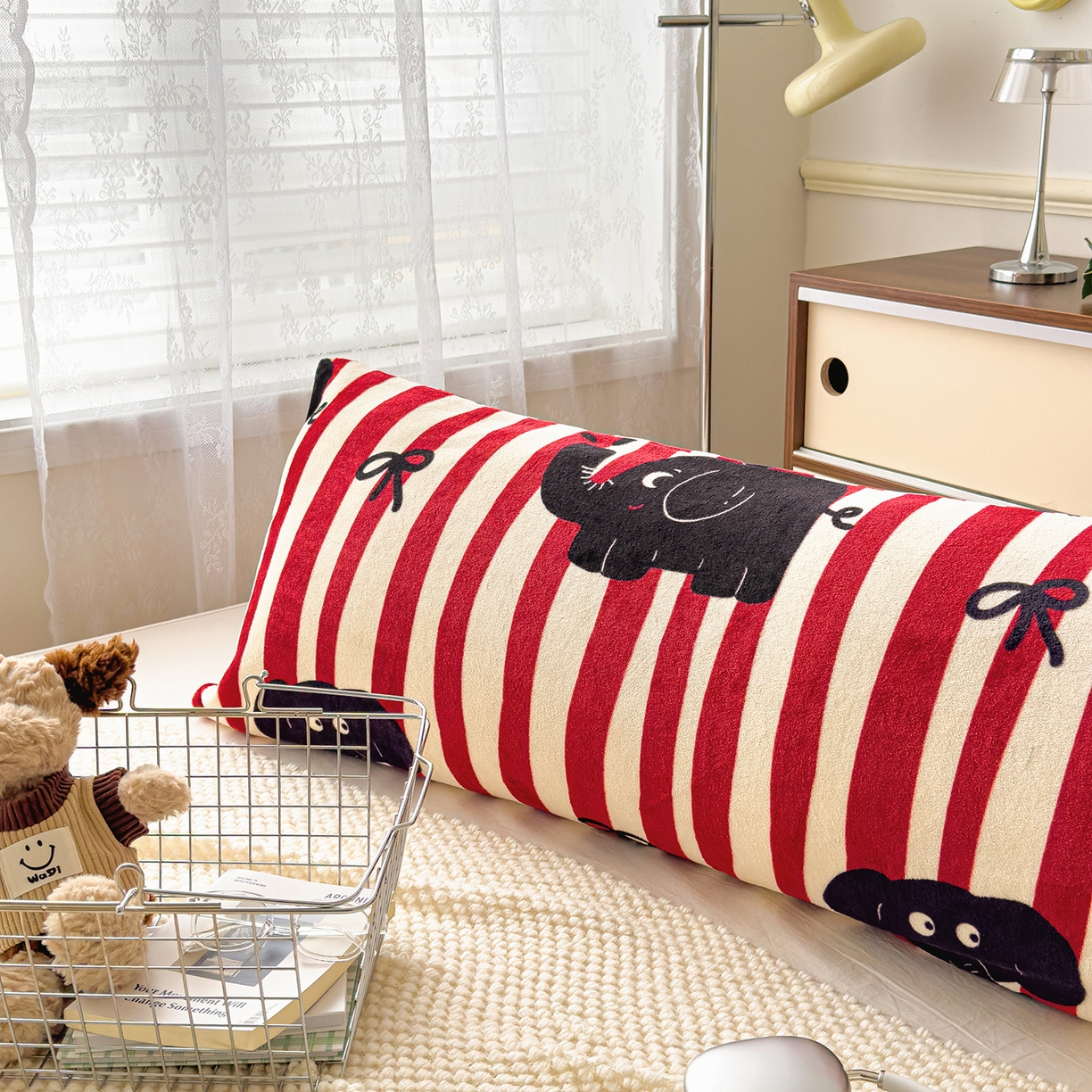 91家纺网 家纺一手货源 找家纺 久云居 2025新款高克重牛奶绒枕加芯牛奶绒长条枕套夹腿抱枕 大象乐园