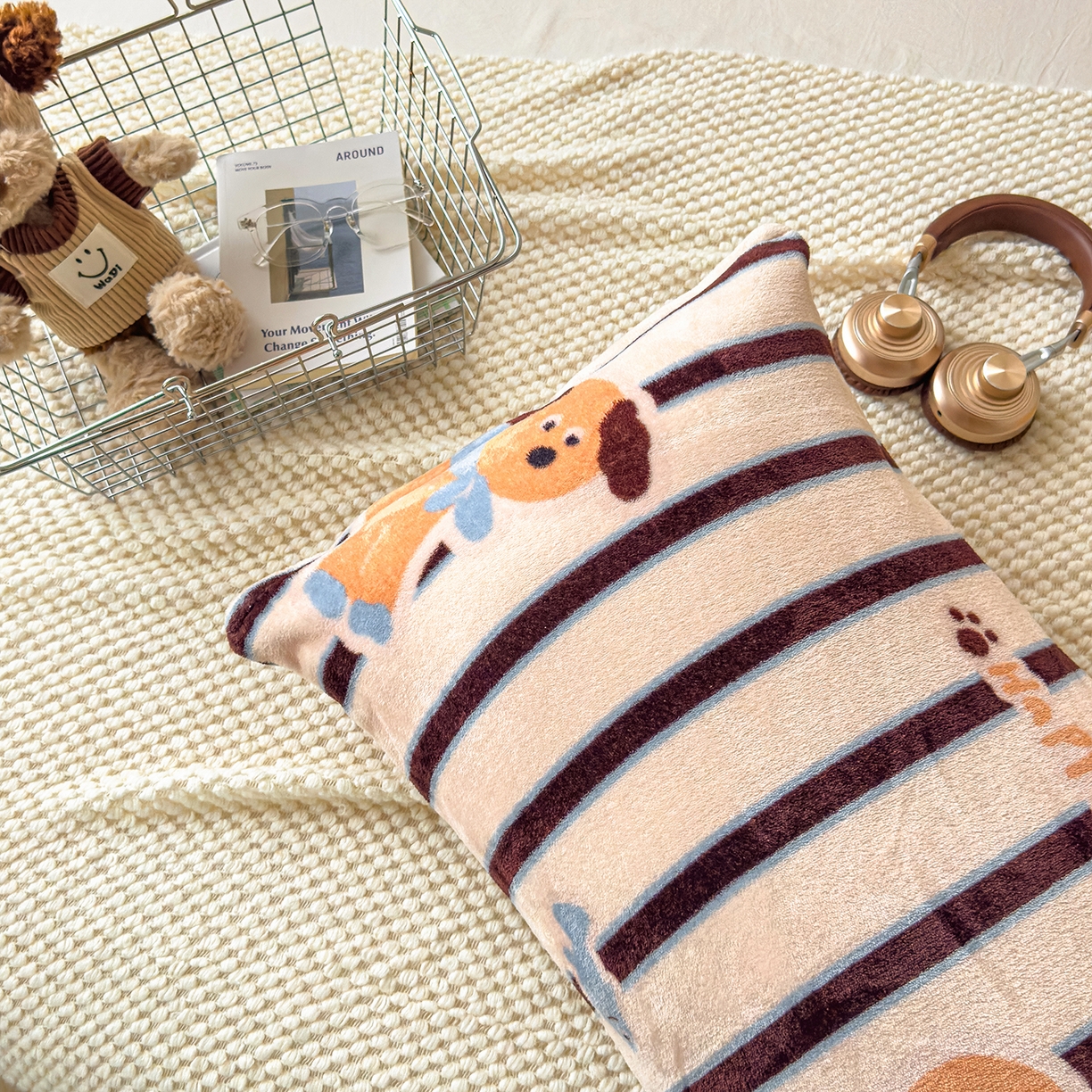 91家纺网 家纺一手货源 找家纺 久云居 2025新款高克重牛奶绒枕加芯牛奶绒长条枕套夹腿抱枕 卡多啦