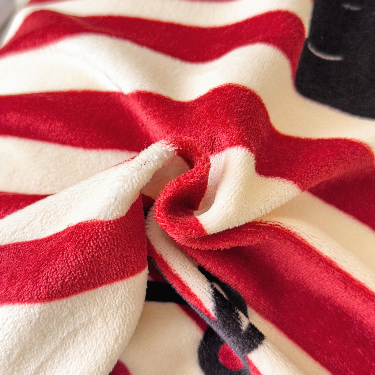 91家纺网 家纺一手货源 找家纺 久云居 2025新款高克重牛奶绒枕加芯牛奶绒长条枕套夹腿抱枕 大象乐园