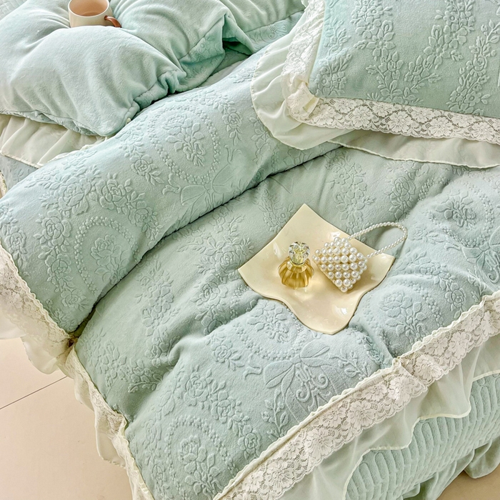 91家纺网 家纺一手货源 找家纺 七七家纺 2025新款雕花牛奶绒夹棉床盖四件套-若梦系列 若梦-薄荷绿