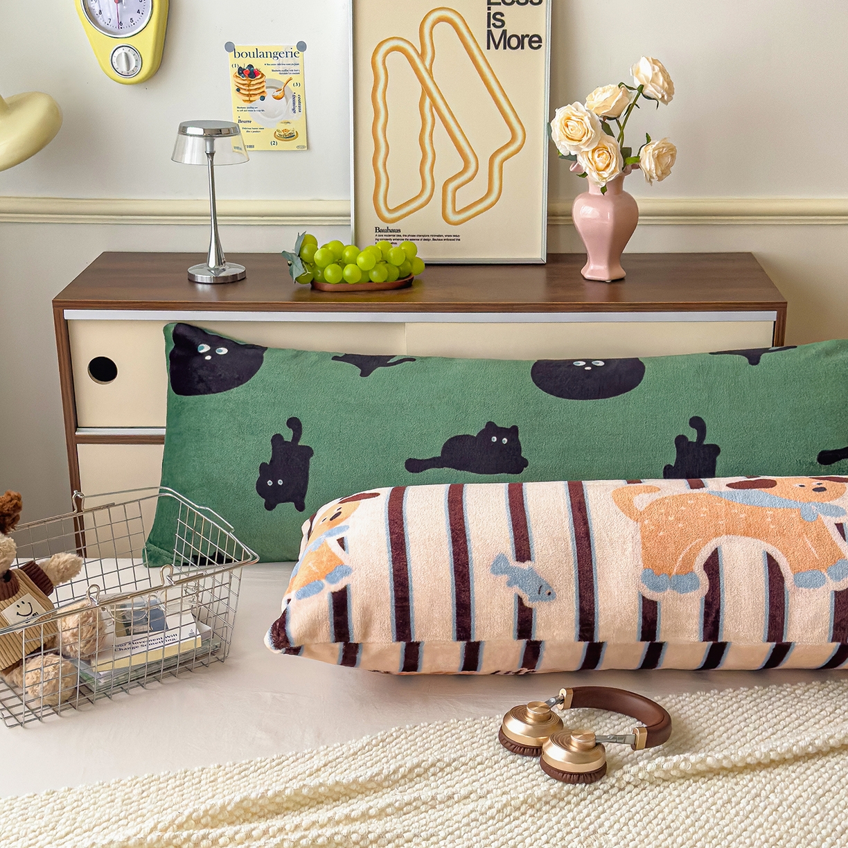 91家纺网 家纺一手货源 找家纺 圣比熊 2025新款高克重牛奶绒枕加芯牛奶绒长条枕套夹腿抱枕 卡多啦