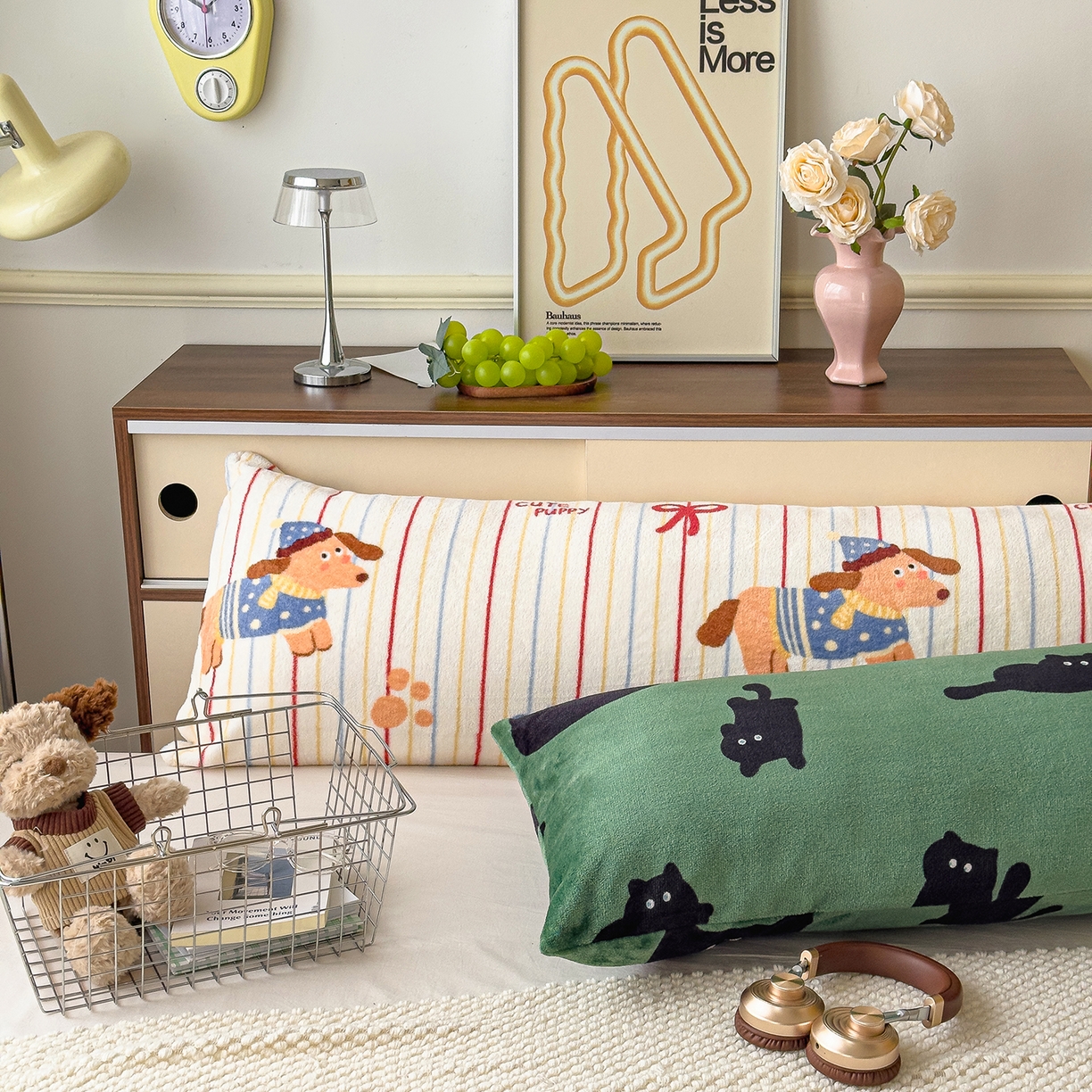 91家纺网 家纺一手货源 找家纺 圣比熊 2025新款高克重牛奶绒枕加芯牛奶绒长条枕套夹腿抱枕 萌犬派对