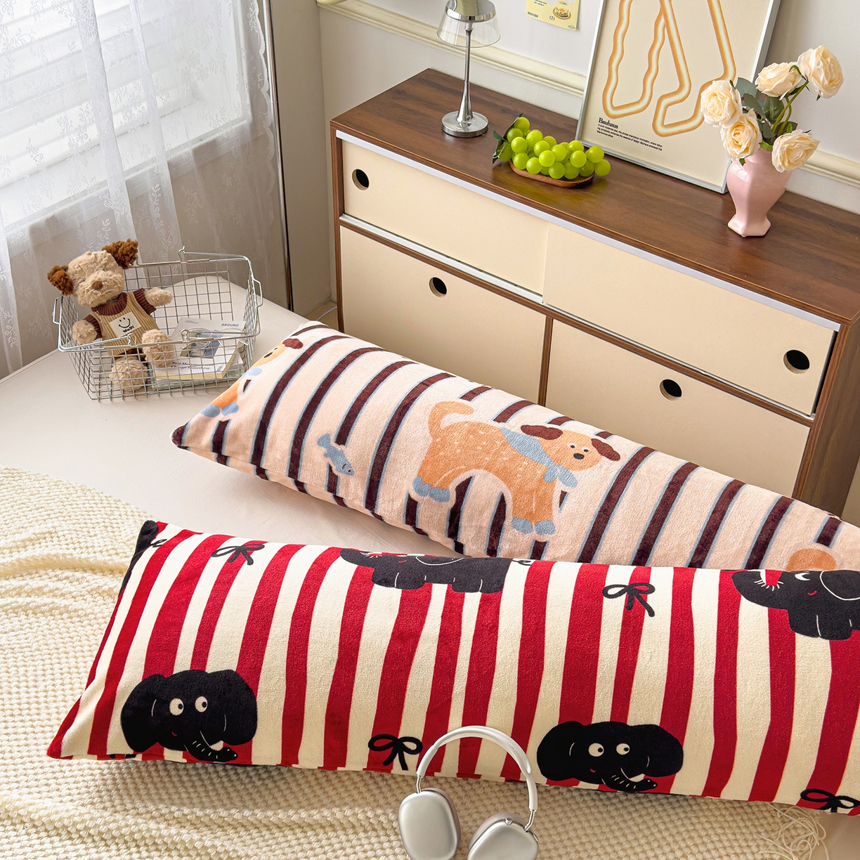 91家纺网 家纺一手货源 找家纺 圣比熊 2025新款高克重牛奶绒枕加芯牛奶绒长条枕套夹腿抱枕 大象乐园