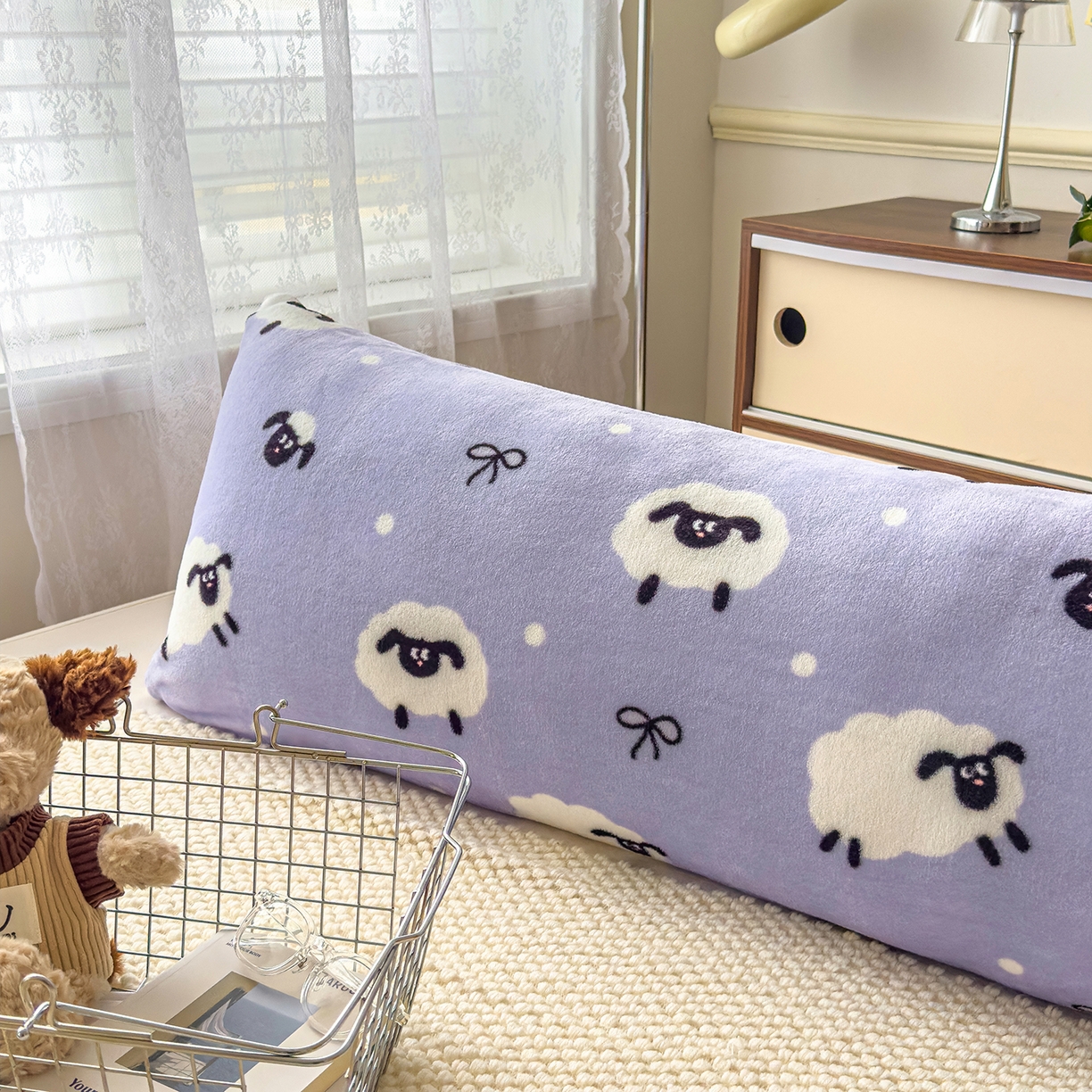 91家纺网 家纺一手货源 找家纺 圣比熊 2025新款高克重牛奶绒枕加芯牛奶绒长条枕套夹腿抱枕 绵阳牧场