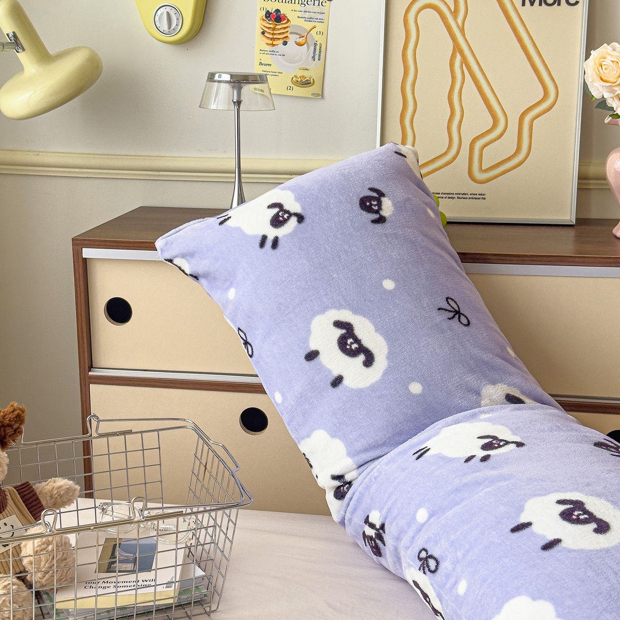 91家纺网 家纺一手货源 找家纺 圣比熊 2025新款高克重牛奶绒枕加芯牛奶绒长条枕套夹腿抱枕 绵阳牧场