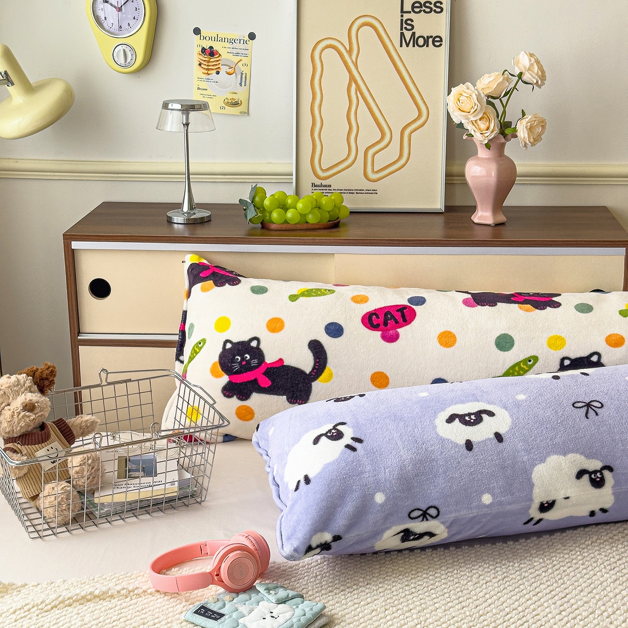 91家纺网 家纺一手货源 找家纺 圣比熊 2025新款高克重牛奶绒枕加芯牛奶绒长条枕套夹腿抱枕 绵阳牧场