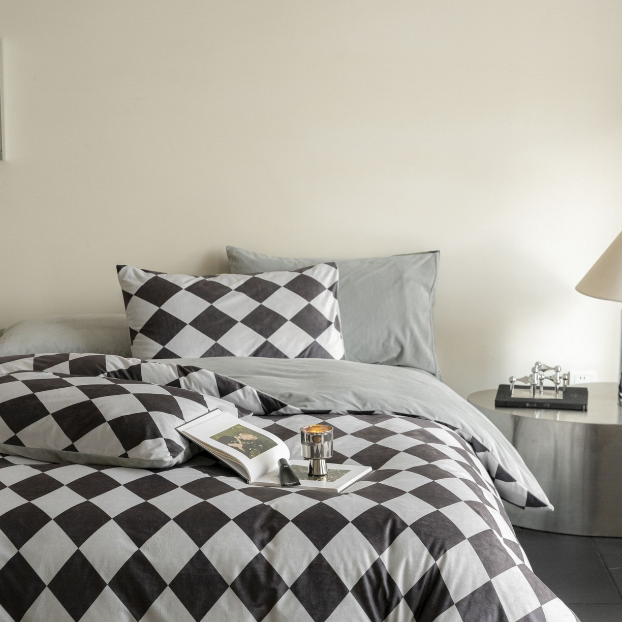 91家纺网 家纺一手货源 找家纺 ONE TWO ONE 121 2025新款轻奢新法式德芙绒宝宝绒婴儿绒短毛绒牛奶绒四件套床单被套-几禾归集 几禾归集-白