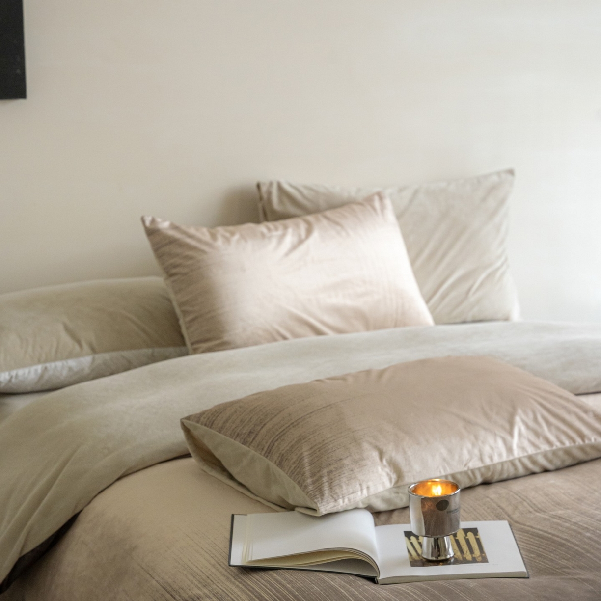 91家纺网 家纺一手货源 找家纺 ONE TWO ONE 121 2025新款轻奢新法式德芙绒宝宝绒婴儿绒短毛绒牛奶绒四件套床单被套-光辉岁月 光辉岁月-咖