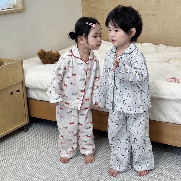 妍景家居生活馆 2025新款儿童卡通翻领套装 红衣小狗+胖企鹅