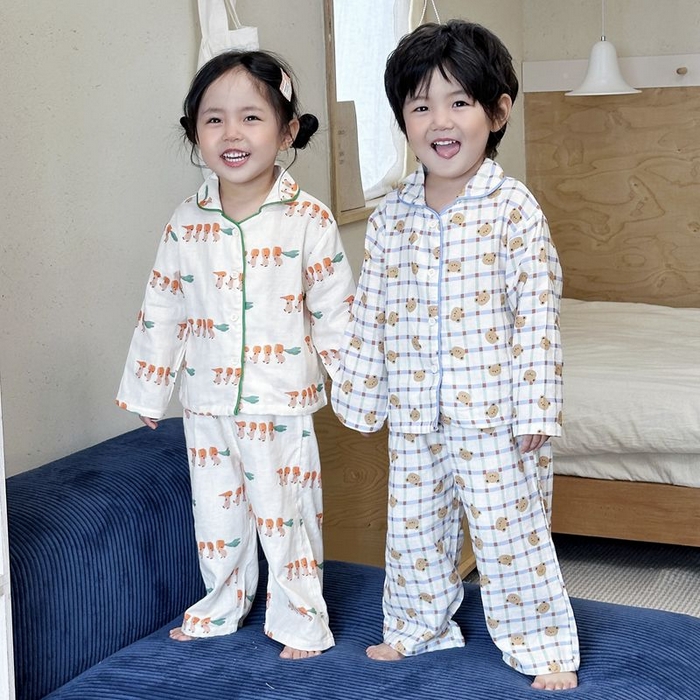 91家纺网 家纺一手货源 找家纺 妍景家居生活馆 2025新款儿童卡通翻领套装 格子熊头+胡萝卜