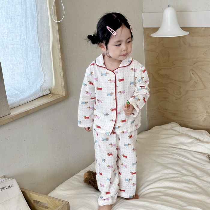 91家纺网 家纺一手货源 找家纺 妍景家居生活馆 2025新款儿童卡通翻领套装 红衣小狗+胖企鹅