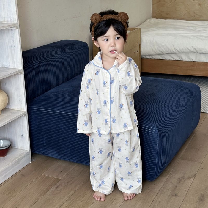 91家纺网 家纺一手货源 找家纺 妍景家居生活馆 2025新款儿童卡通翻领套装 蓝衣大象+苹果鹅