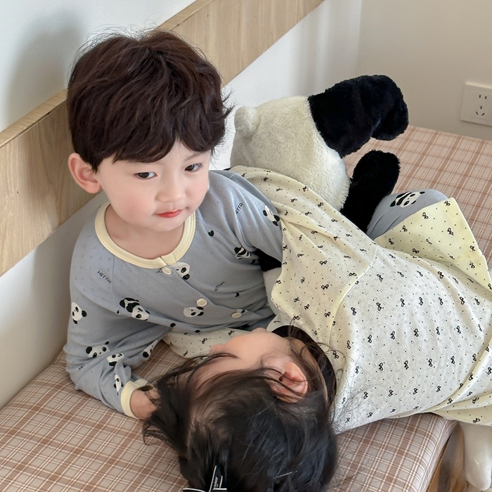 91家纺网 家纺一手货源 找家纺 妍景家居生活馆 2025新款儿童针织开衫 黑色蝴蝶结+蓝底熊猫