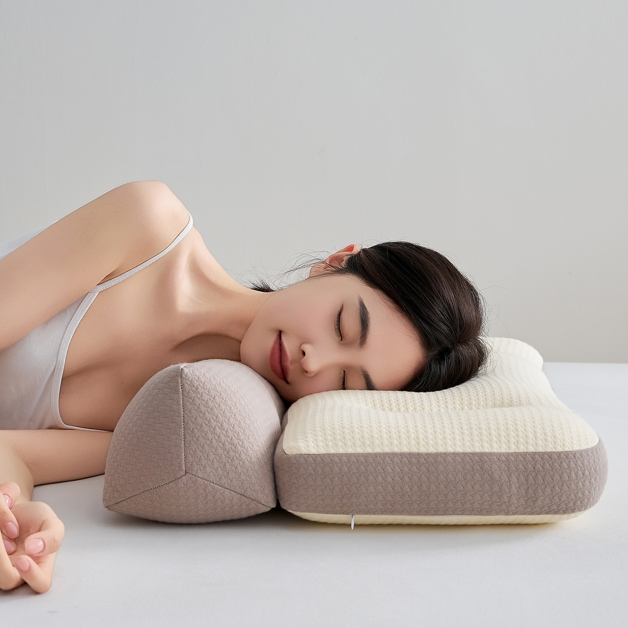 91家纺网 家纺一手货源 找家纺 乐可 2025新款科技护耳组合枕枕头枕芯 科技护耳组合枕-K1咖