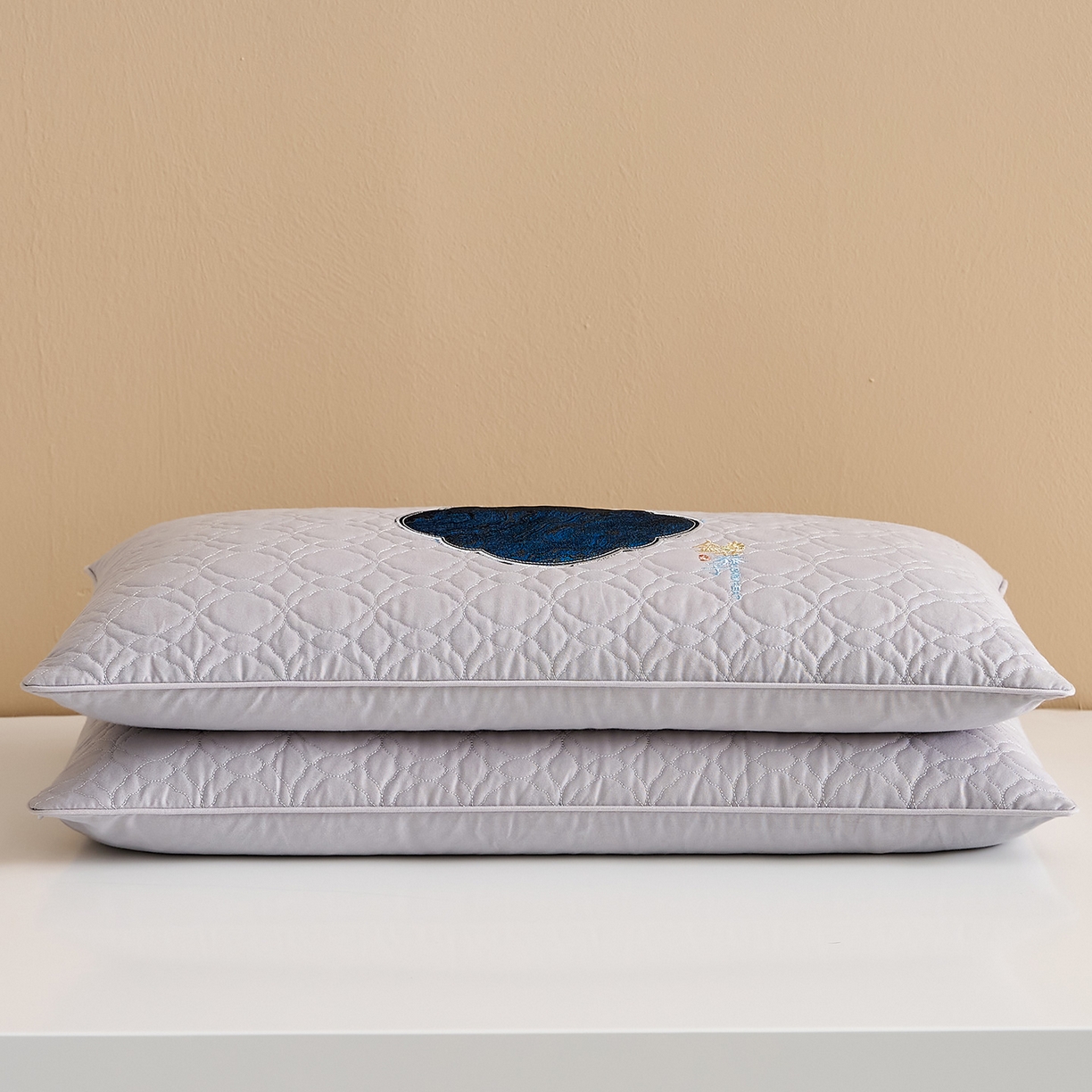 91家纺网 家纺一手货源 找家纺 乐可 2025新款金荞子二合一枕枕头枕芯 金荞子-灰方枕