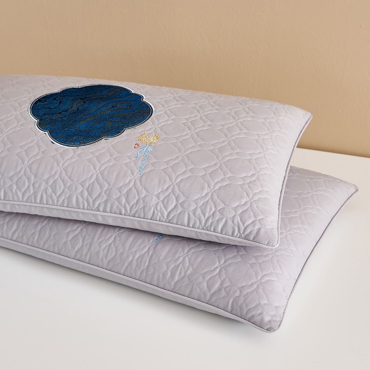 91家纺网 家纺一手货源 找家纺 乐可 2025新款金荞子二合一枕枕头枕芯 金荞子-灰方枕