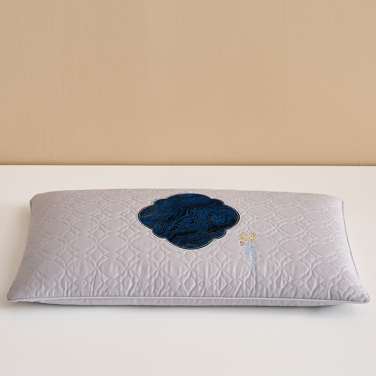 91家纺网 家纺一手货源 找家纺 乐可 2025新款金荞子二合一枕枕头枕芯 金荞子-灰方枕