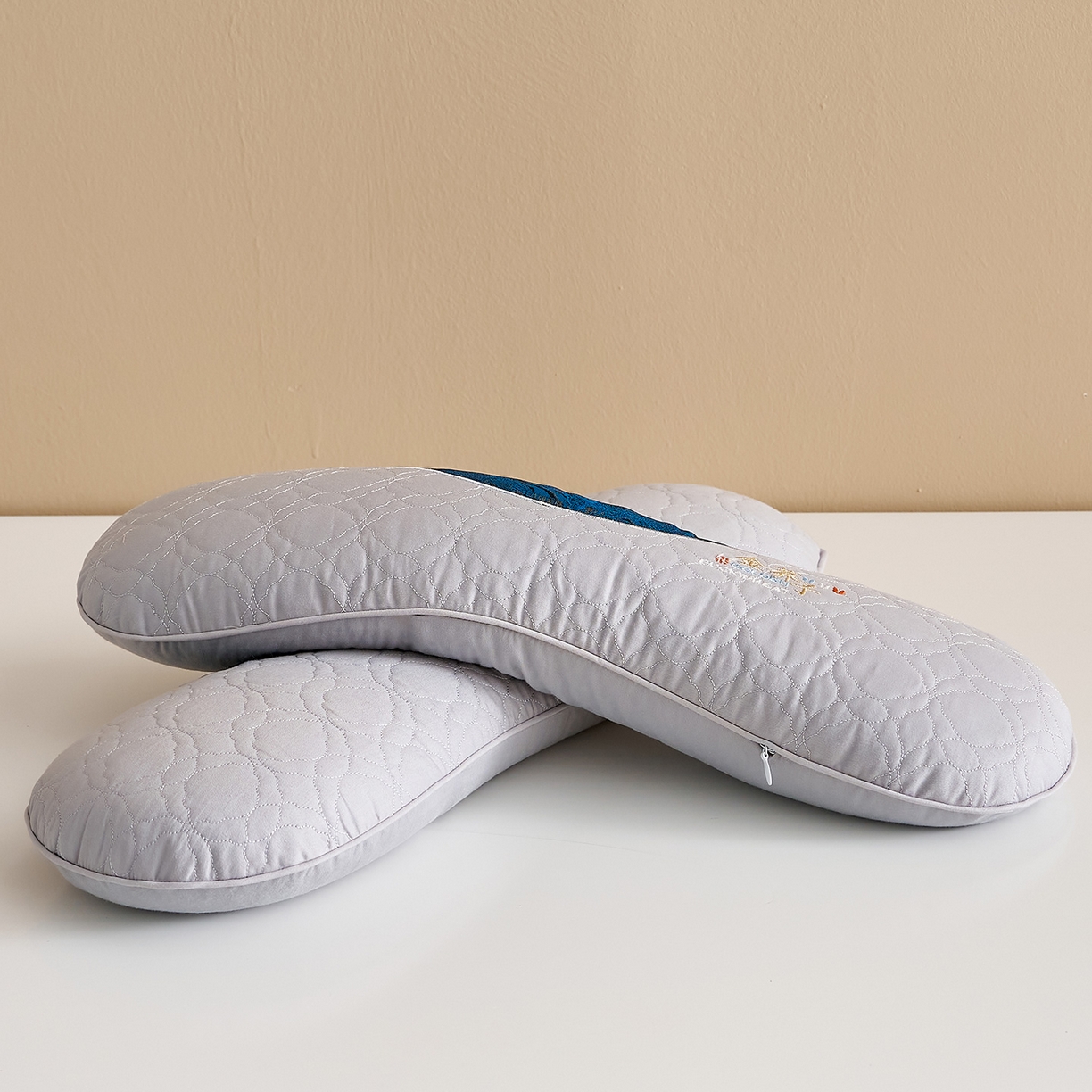 91家纺网 家纺一手货源 找家纺 乐可 2025新款金荞子二合一枕枕头枕芯 金荞子-灰骨头枕