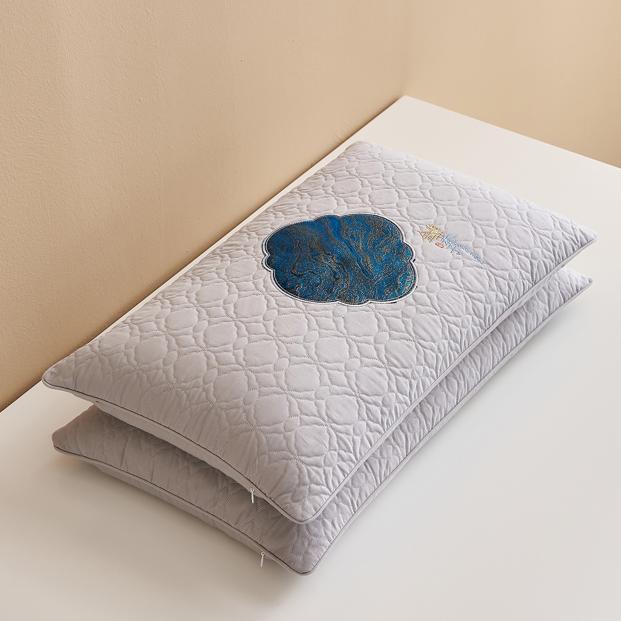 91家纺网 家纺一手货源 找家纺 乐可 2025新款金荞子二合一枕枕头枕芯 金荞子-灰方枕