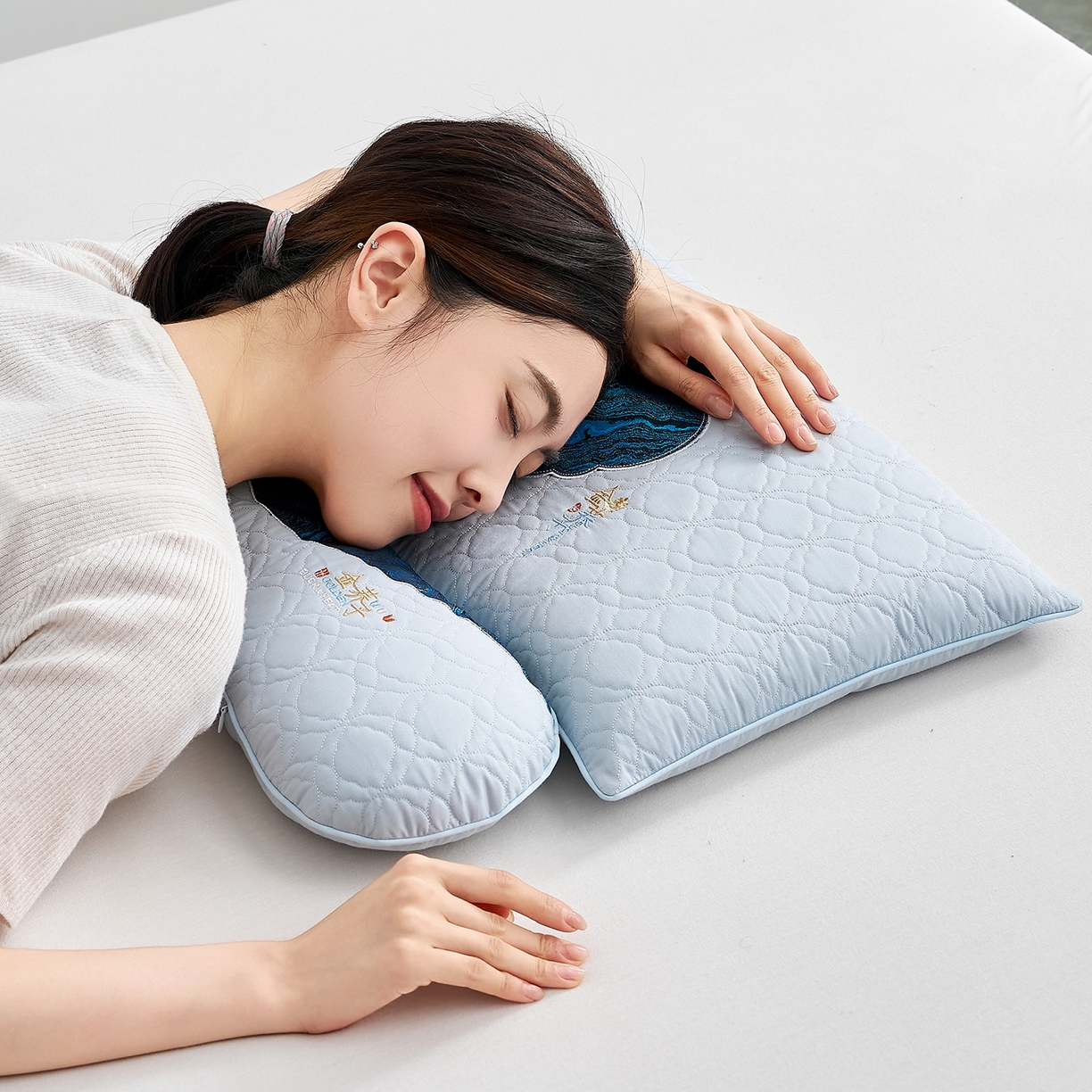 91家纺网 家纺一手货源 找家纺 乐可 2025新款金荞子二合一枕枕头枕芯 金荞子套装-蓝