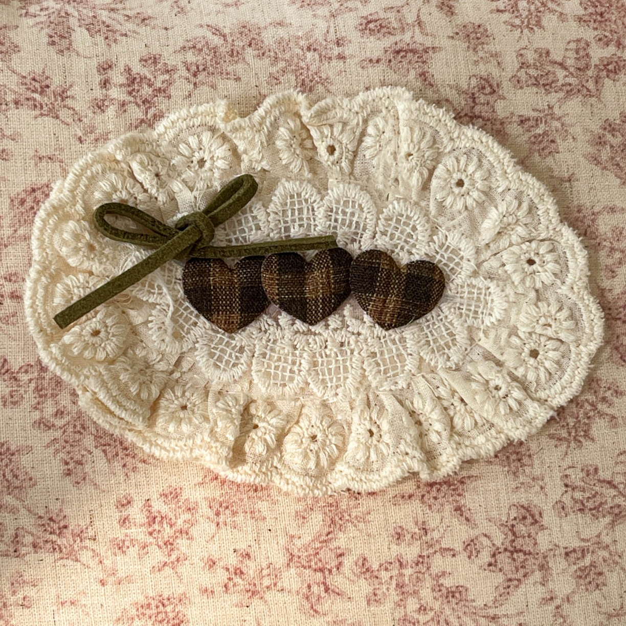 91家纺网 家纺一手货源 找家纺 亦帆枕芯 2025新款棉麻法式花边枕荞枕芯加枕套荞麦款丝绒款可选40x60cm 一米阳光-粉色碎花