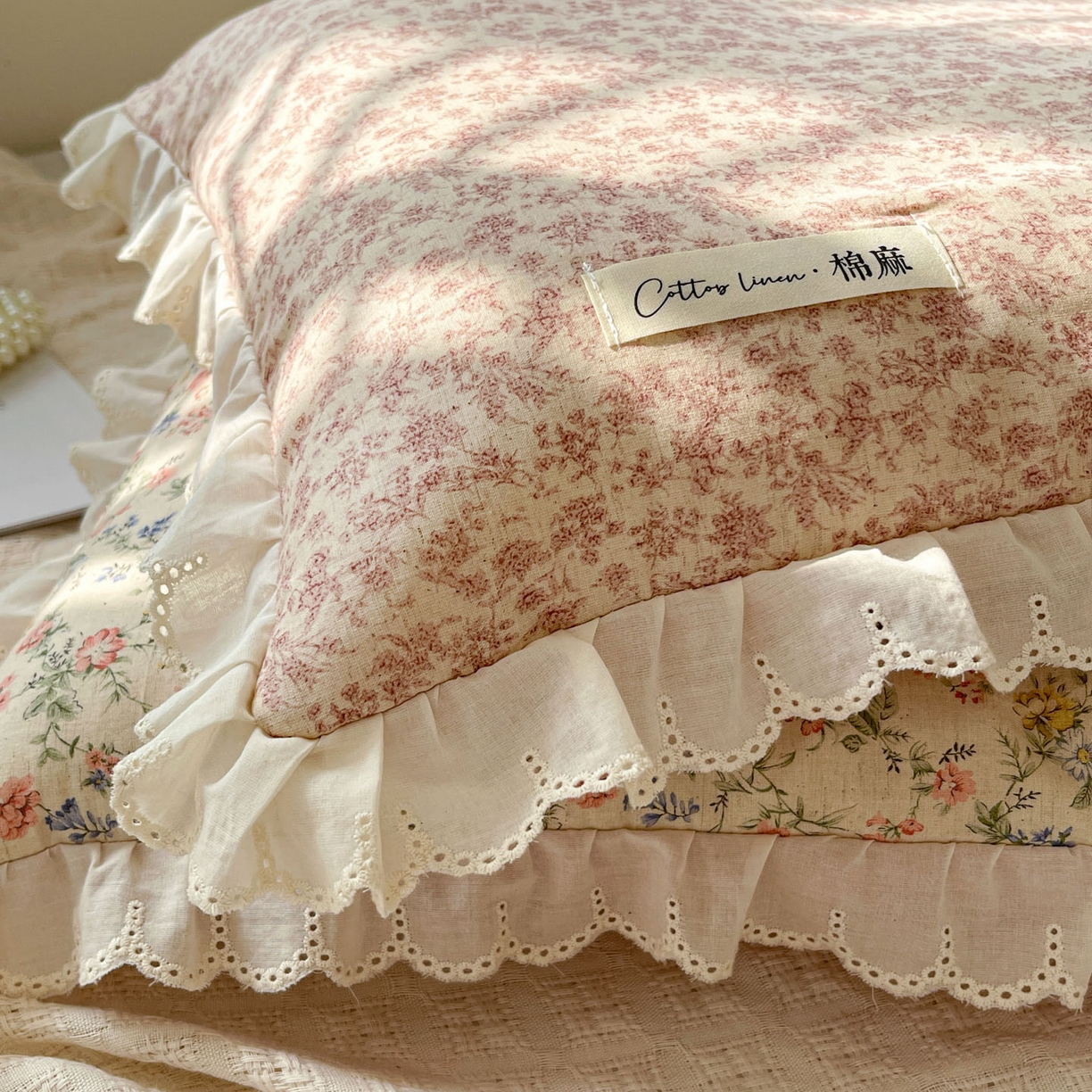 91家纺网 家纺一手货源 找家纺 亦帆枕芯 2025新款棉麻法式花边枕荞枕芯加枕套荞麦款丝绒款可选40x60cm 一米阳光-粉色碎花