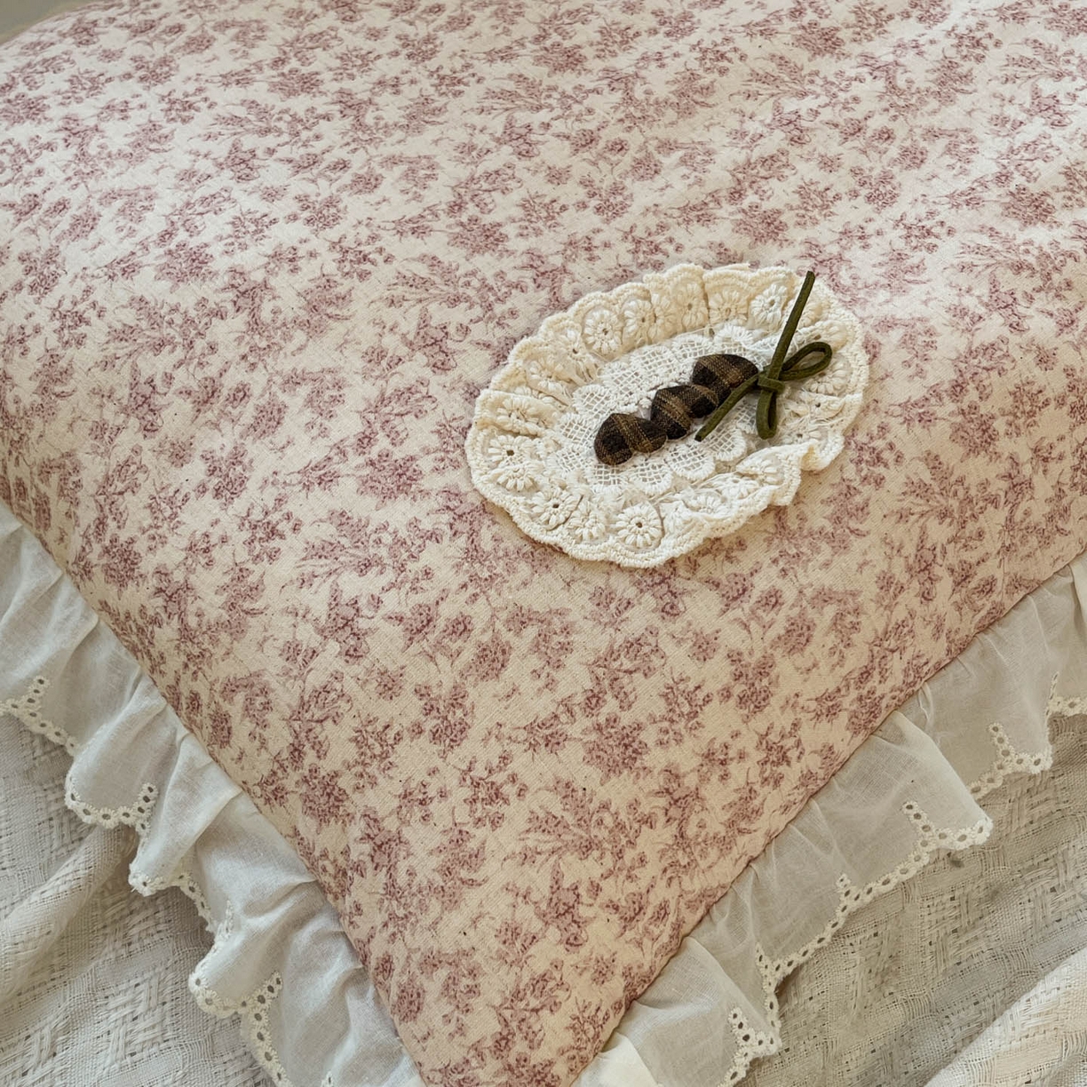 91家纺网 家纺一手货源 找家纺 亦帆枕芯 2025新款棉麻法式花边枕荞枕芯加枕套荞麦款丝绒款可选40x60cm 一米阳光-粉色碎花