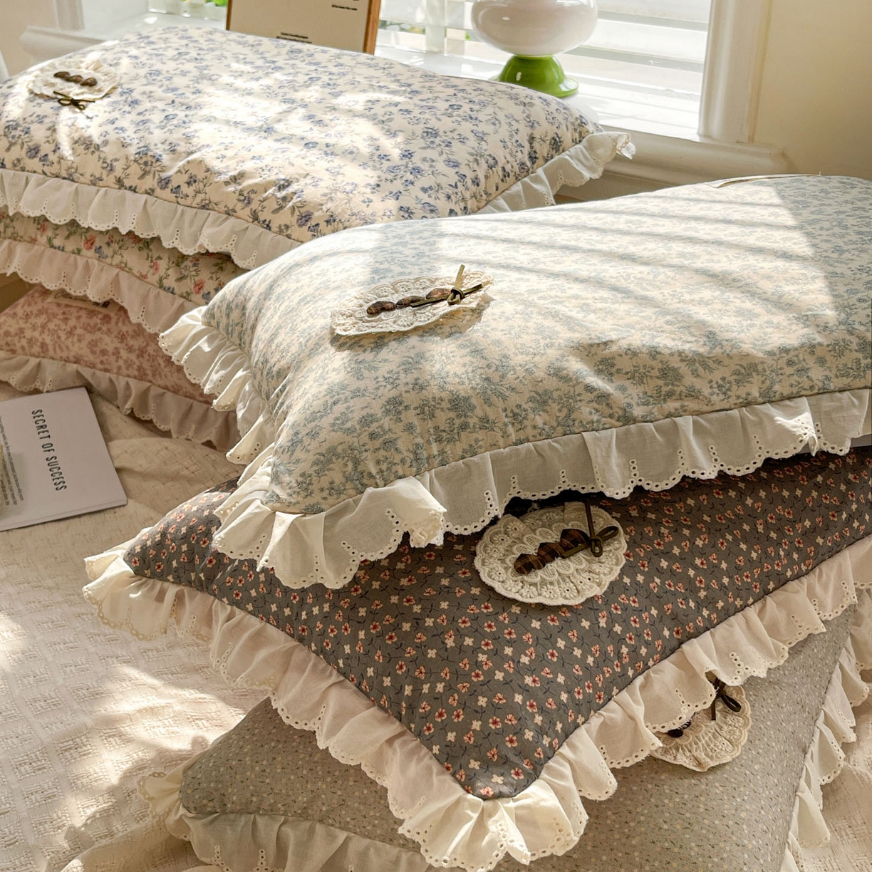 91家纺网 家纺一手货源 找家纺 亦帆枕芯 2025新款棉麻法式花边枕荞枕芯加枕套荞麦款丝绒款可选40x60cm 一米阳光-栀子花开