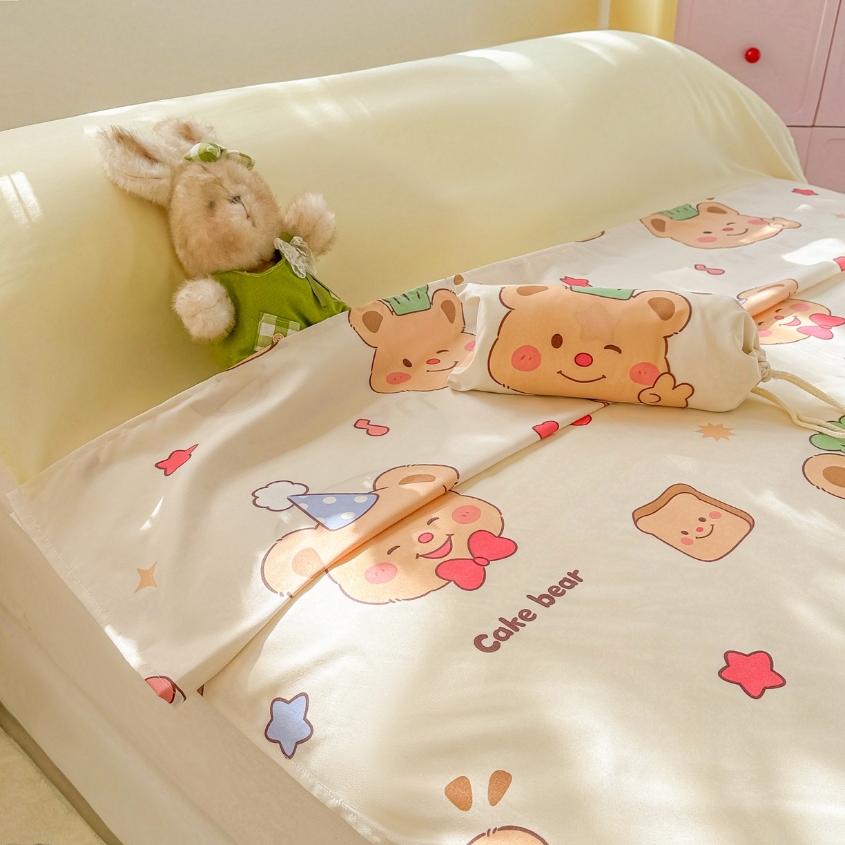 91家纺网 家纺一手货源 找家纺 柒星睡袋 2025新款新升级mini收纳袋印花系列隔脏睡袋 黄油小熊