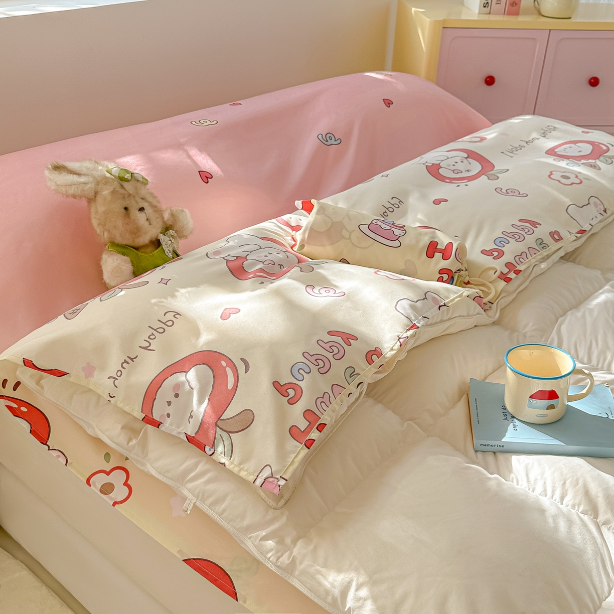 91家纺网 家纺一手货源 找家纺 柒星睡袋 2025新款新升级mini收纳袋印花系列隔脏睡袋 小苹果