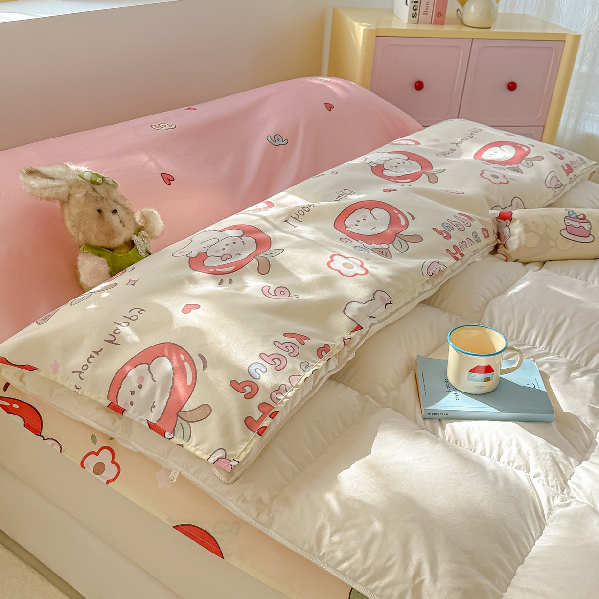 91家纺网 家纺一手货源 找家纺 柒星睡袋 2025新款新升级mini收纳袋印花系列隔脏睡袋 小苹果