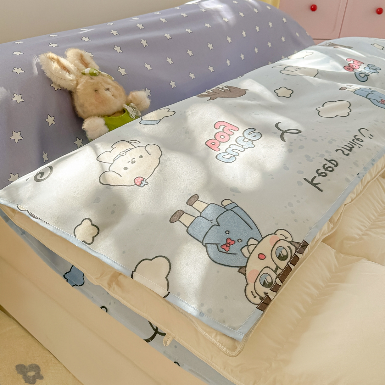 91家纺网 家纺一手货源 找家纺 柒星睡袋 2025新款新升级mini收纳袋印花系列隔脏睡袋 小小侦探