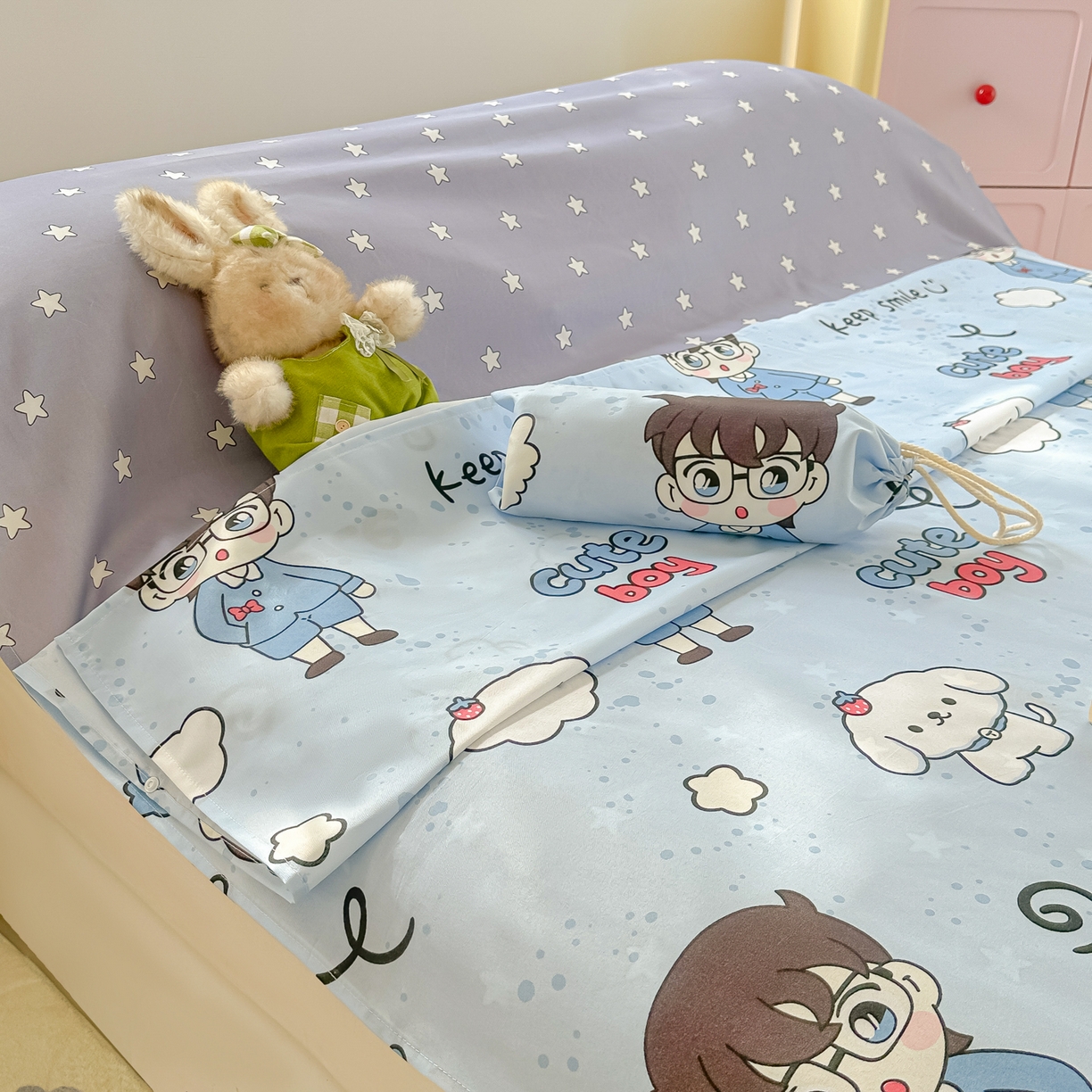 91家纺网 家纺一手货源 找家纺 柒星睡袋 2025新款新升级mini收纳袋印花系列隔脏睡袋 小小侦探