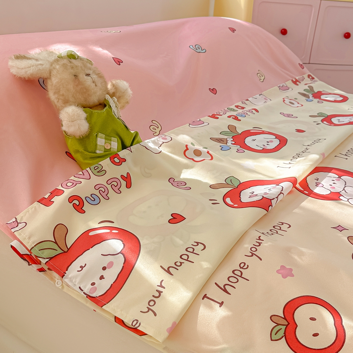 91家纺网 家纺一手货源 找家纺 柒星睡袋 2025新款新升级mini收纳袋印花系列隔脏睡袋 小苹果