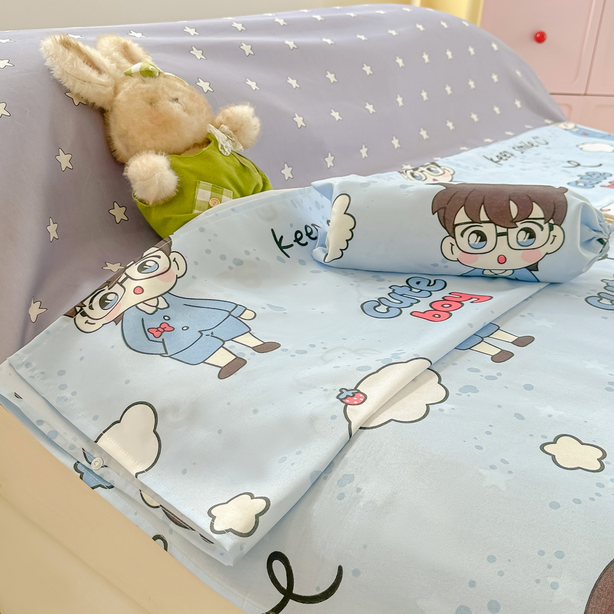 91家纺网 家纺一手货源 找家纺 柒星睡袋 2025新款新升级mini收纳袋印花系列隔脏睡袋 小小侦探