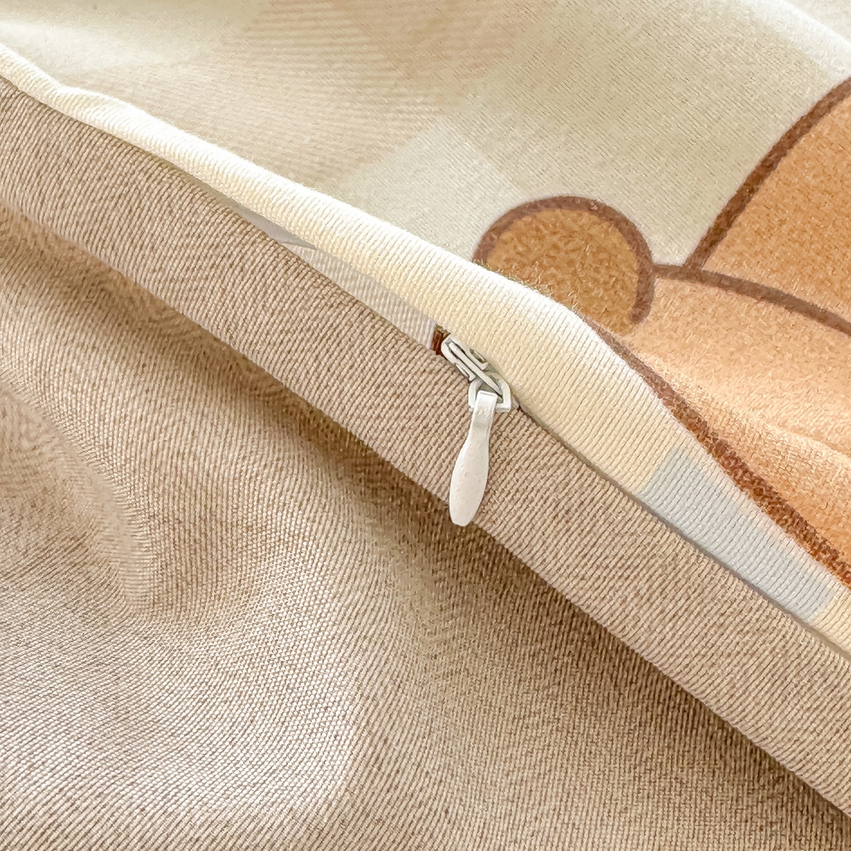 91家纺网 家纺一手货源 找家纺 柒星睡袋 2025新款新升级mini收纳袋印花系列隔脏睡袋 卡比巴拉