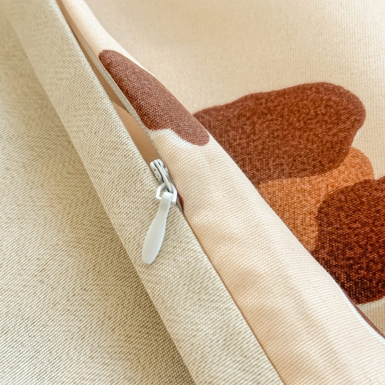 91家纺网 家纺一手货源 找家纺 柒星睡袋 2025新款新升级mini收纳袋印花系列隔脏睡袋 豹纹腊肠