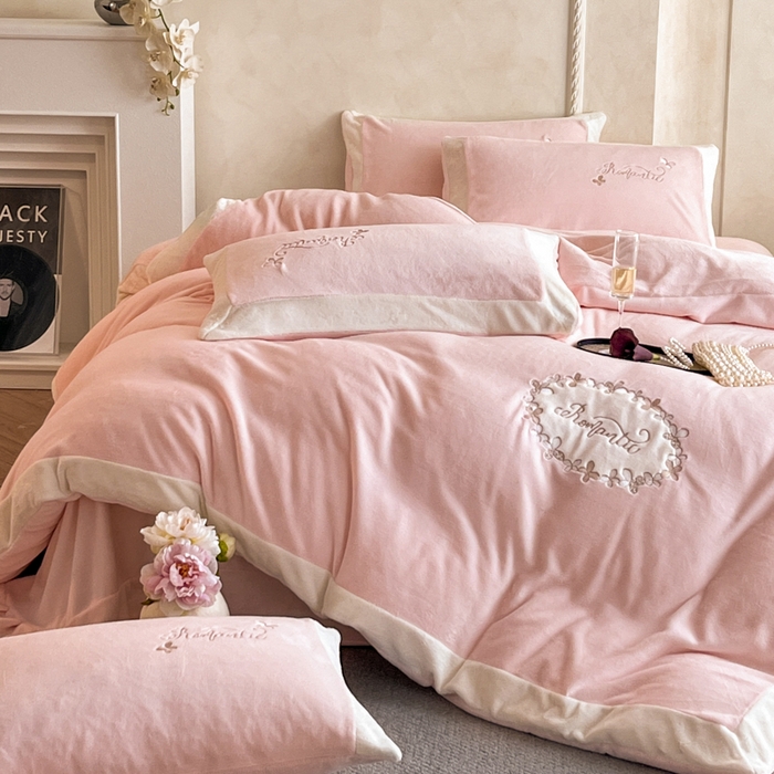 91家纺网 家纺一手货源 找家纺 子曰 2025新款金丝提花浮雕刺绣水洗真丝四件套 花语-绿