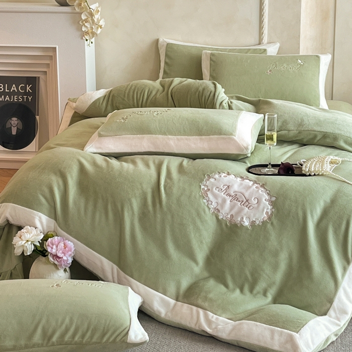 子曰 2025新款高克重牛奶绒轻奢刺绣撞色拼接工艺款四件套-安娜 安娜-绿