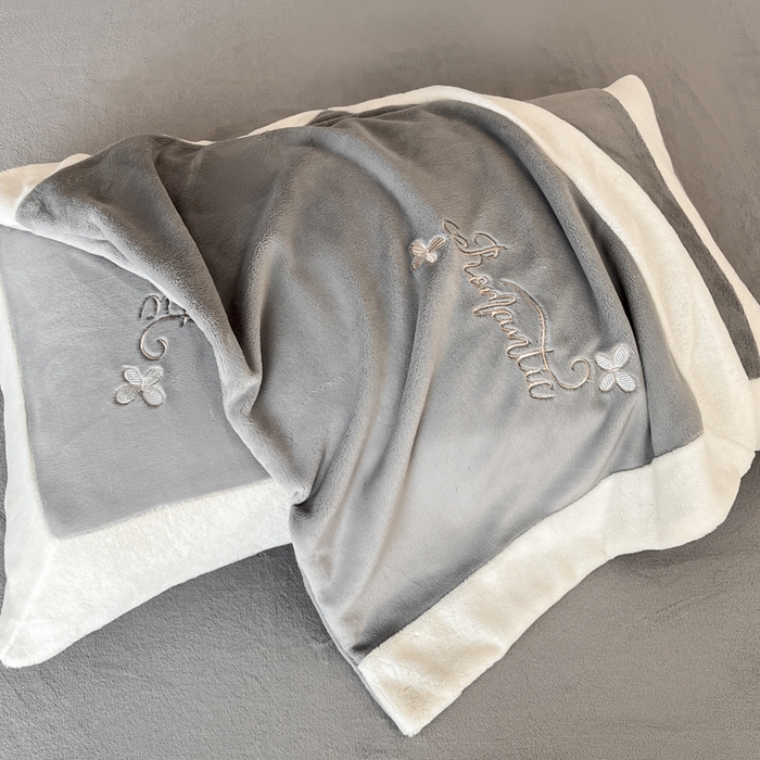 91家纺网 家纺一手货源 找家纺 子曰 2025新款高克重牛奶绒轻奢刺绣撞色拼接工艺款四件套-安娜 安娜-灰