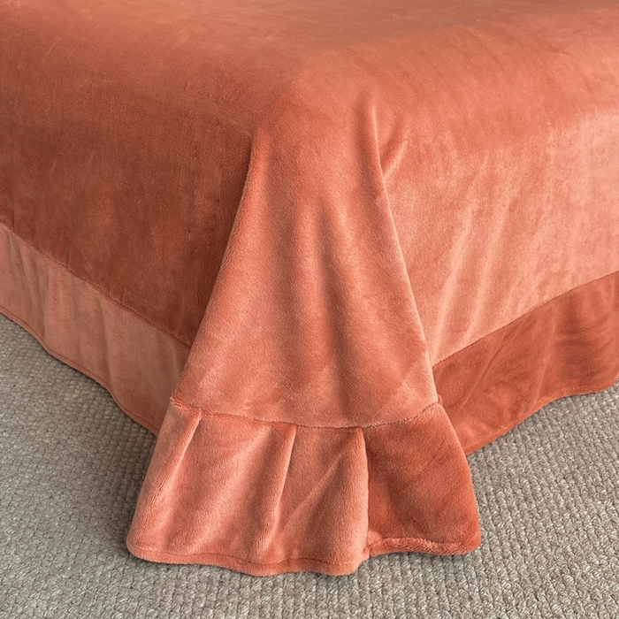 91家纺网 家纺一手货源 找家纺 子曰 2025新款高克重牛奶绒轻奢刺绣撞色拼接工艺款四件套-安娜 安娜-橘