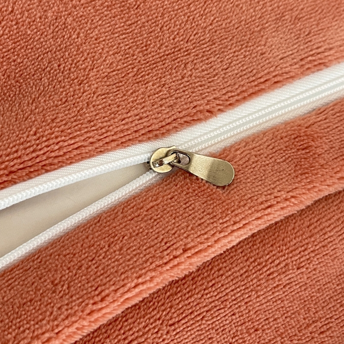 91家纺网 家纺一手货源 找家纺 子曰 2025新款高克重牛奶绒轻奢刺绣撞色拼接工艺款四件套-安娜 安娜-橘