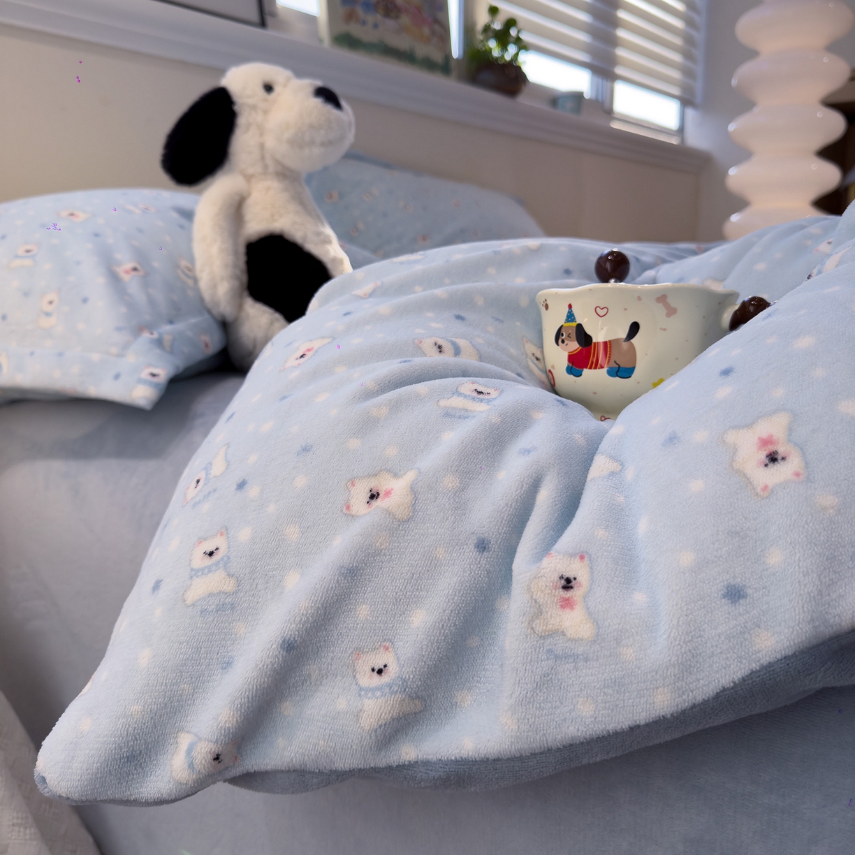 91家纺网 家纺一手货源 找家纺 慕尚家纺 2025新款田园花卉类印花牛奶绒高克重单被套 泡芙小狗