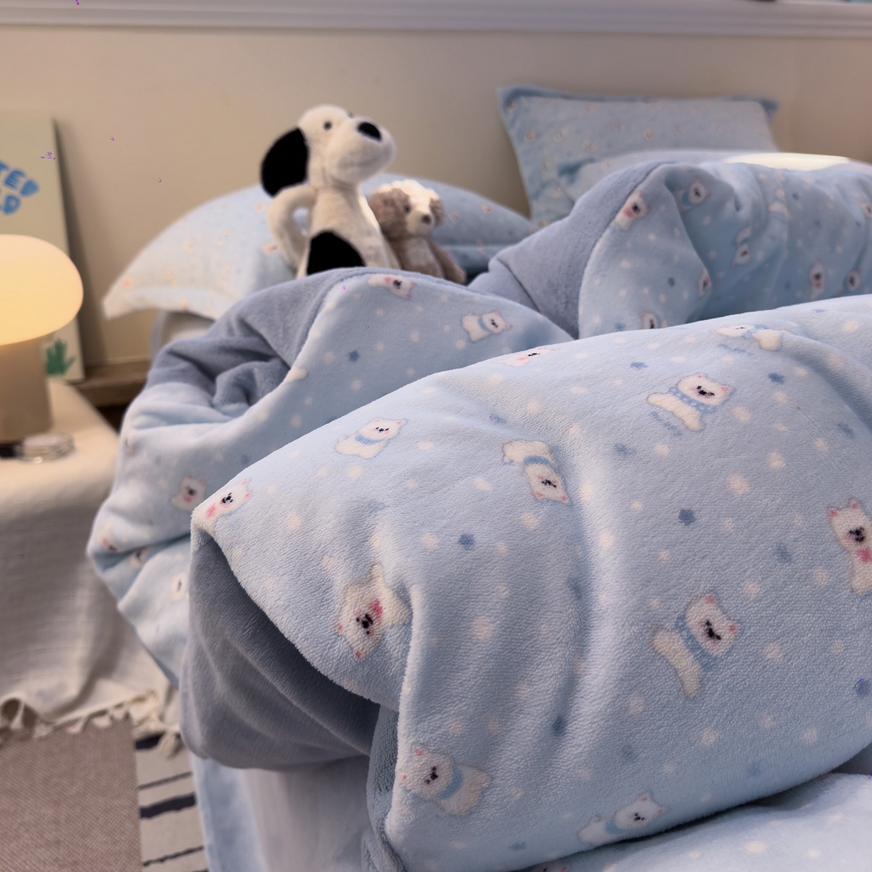 91家纺网 家纺一手货源 找家纺 慕尚家纺 2025新款田园花卉类印花牛奶绒高克重单被套 泡芙小狗