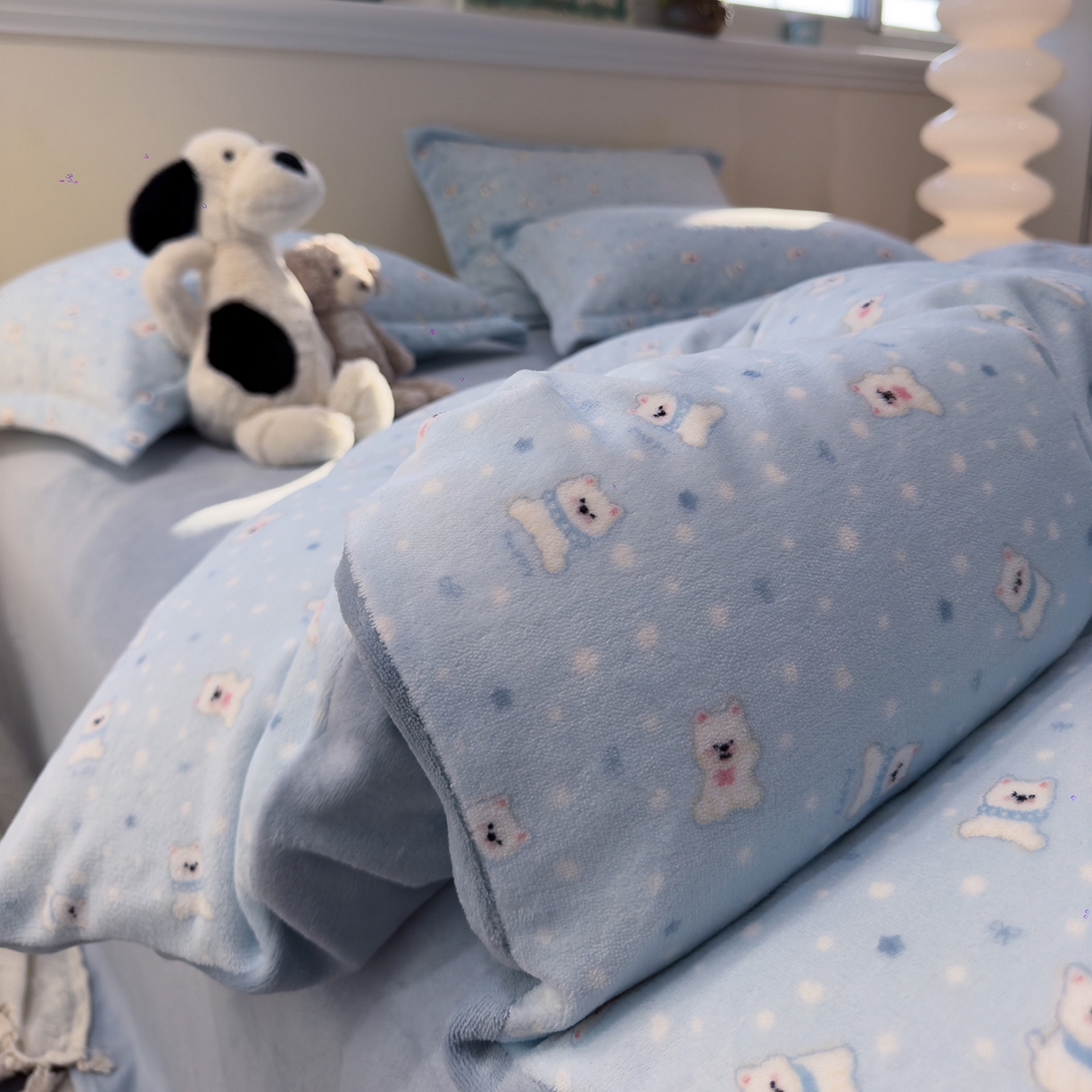 91家纺网 家纺一手货源 找家纺 慕尚家纺 2025新款田园花卉类印花牛奶绒高克重单被套 泡芙小狗