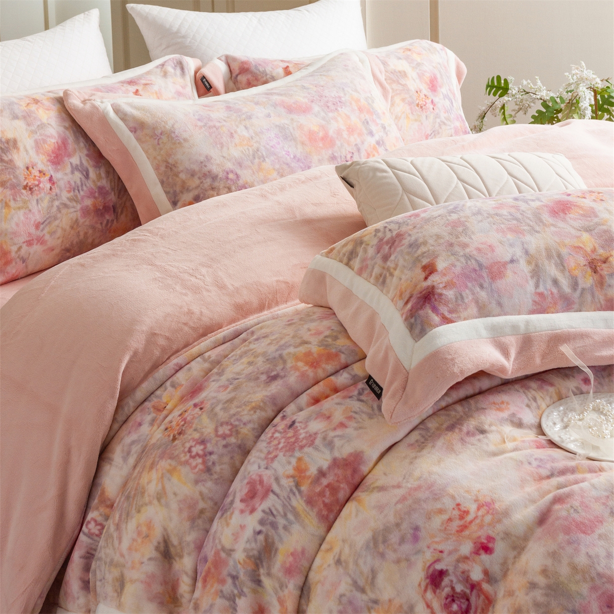 91家纺网 家纺一手货源 找家纺 （总）馨蕊 2025新款意大利进口雕花绒拼角工艺秋冬轻奢煦暖绒系列- 绒兰蔻 会员-10【券后控价298/318】