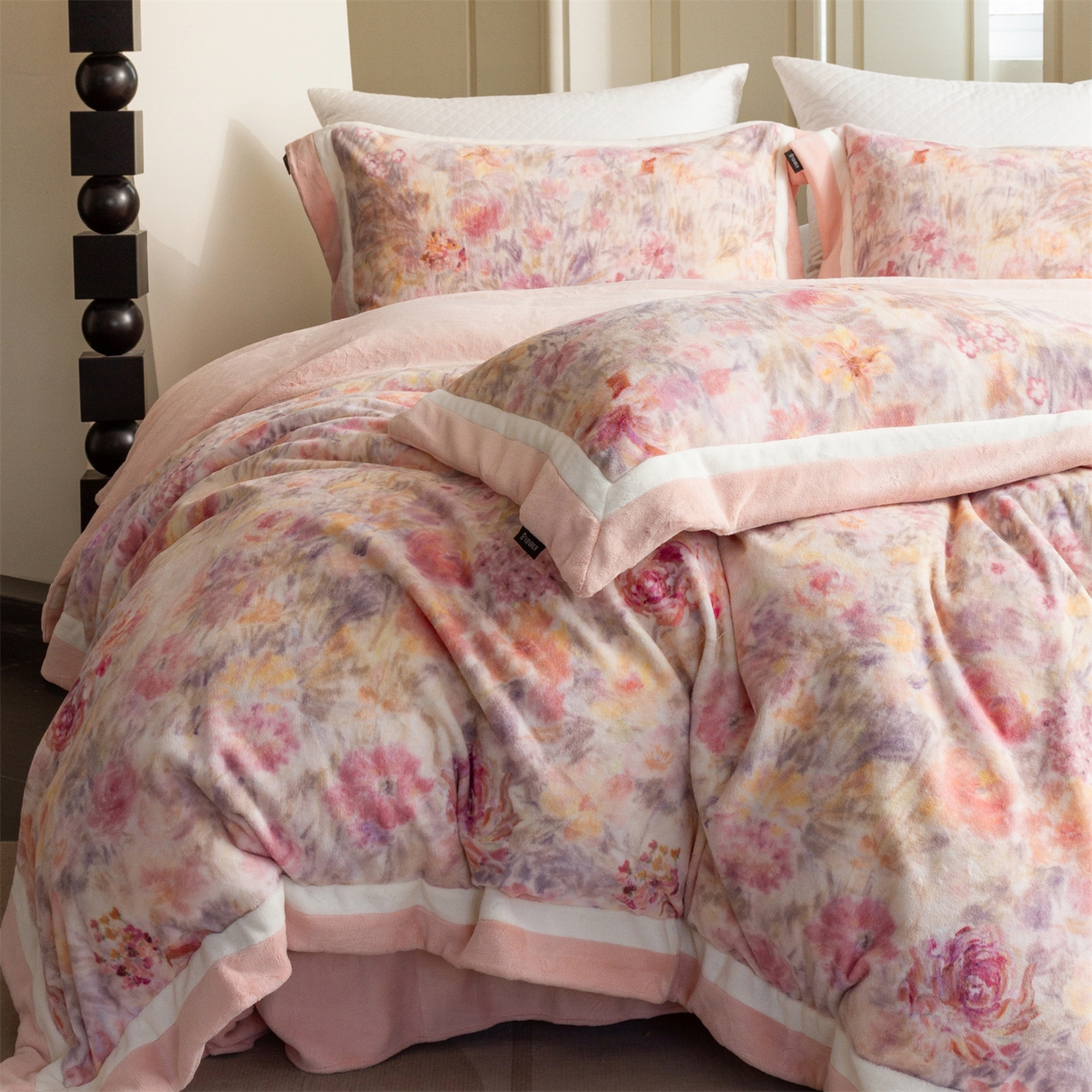 91家纺网 家纺一手货源 找家纺 馨蕊 2025新款意大利进口雕花绒拼角工艺秋冬轻奢煦暖绒系列- 绒兰蔻 会员-10【券后控价298/318】 绒兰蔻-蔷薇粉